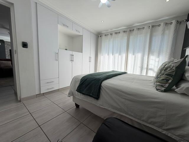 5 Bedroom Property for Sale in Reebok Western Cape